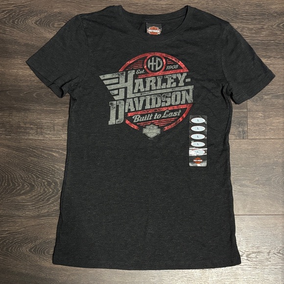 Harley-Davidson Tops - NWOT Harley-Davidson Black Graphic Tee with Red & Gray Logo